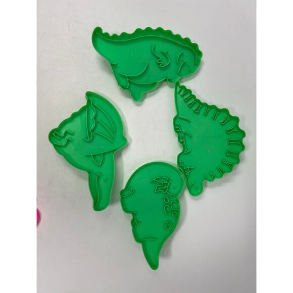 Wilton 1988 Plastic Green Dinosaur Cookie Cutters‎ Set of 4 - Picture 2 of 2